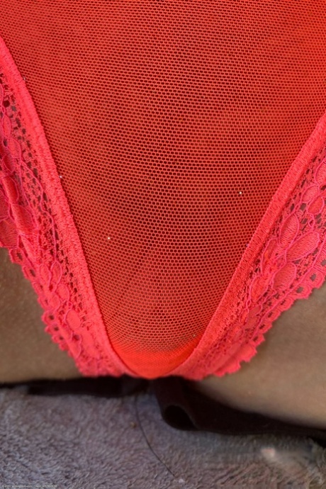Sexy amateur Riley Star displays her deliciously meaty pussy up close